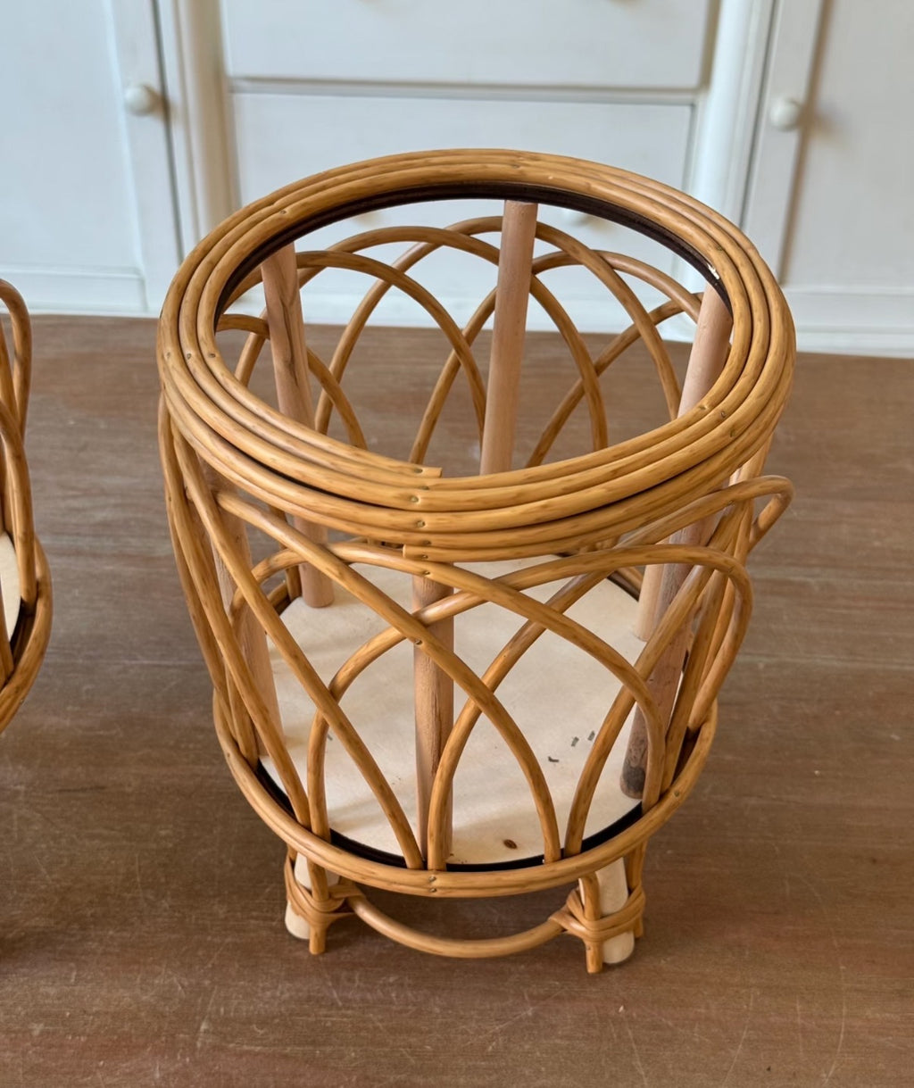 Woven Rattan Plant Stand – Decorative Indoor Planter Basket with Raised Base for Living Room & Home Decor-091622-cc