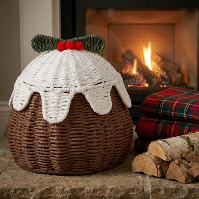Christmas Pudding Shaped Wicker Basket with Holly Decor & Red Berries, Handwoven Rattan Holiday Storage Basket for Candy, Gifts & Xmas Table Decor -ZENG-091723