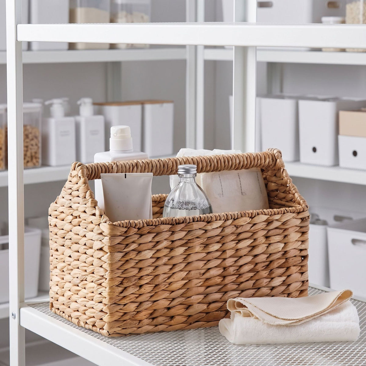 Water Hyacinth Storage Basket with Carry Handle, Woven Bathroom Organizer for Toiletries, Towels & Home Essentials-cc-091816