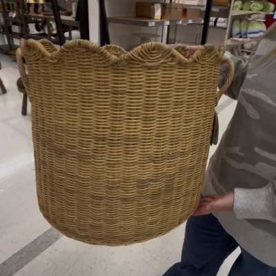 Scalloped Edge Woven Natural Basket