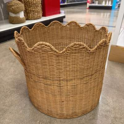 Scalloped Edge Woven Natural Basket