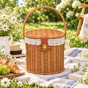 Round Wicker Picnic Basket with Lid, Leather Buckle & Gold Turn Lock, Lace Lined Handwoven Hamper for Outdoors, Wedding & Easter Gift -ZENG-092404