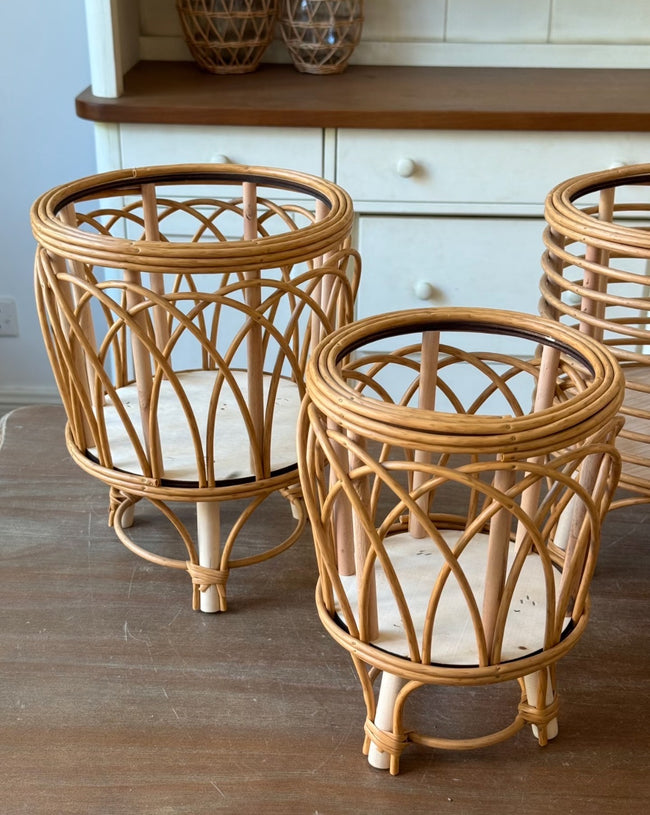 Woven Rattan Plant Stand – Decorative Indoor Planter Basket with Raised Base for Living Room & Home Decor-091622-cc Main Image