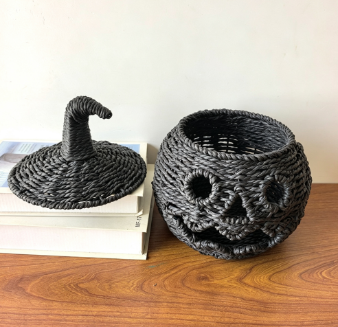 Handwoven Orange Pumpkin Basket with Lid for Halloween, Natural Rattan Woven Storage Basket with Carved Jack-O'-Lantern Face, Candy Bowl and Holiday Decorative Storage Container -cc-091722