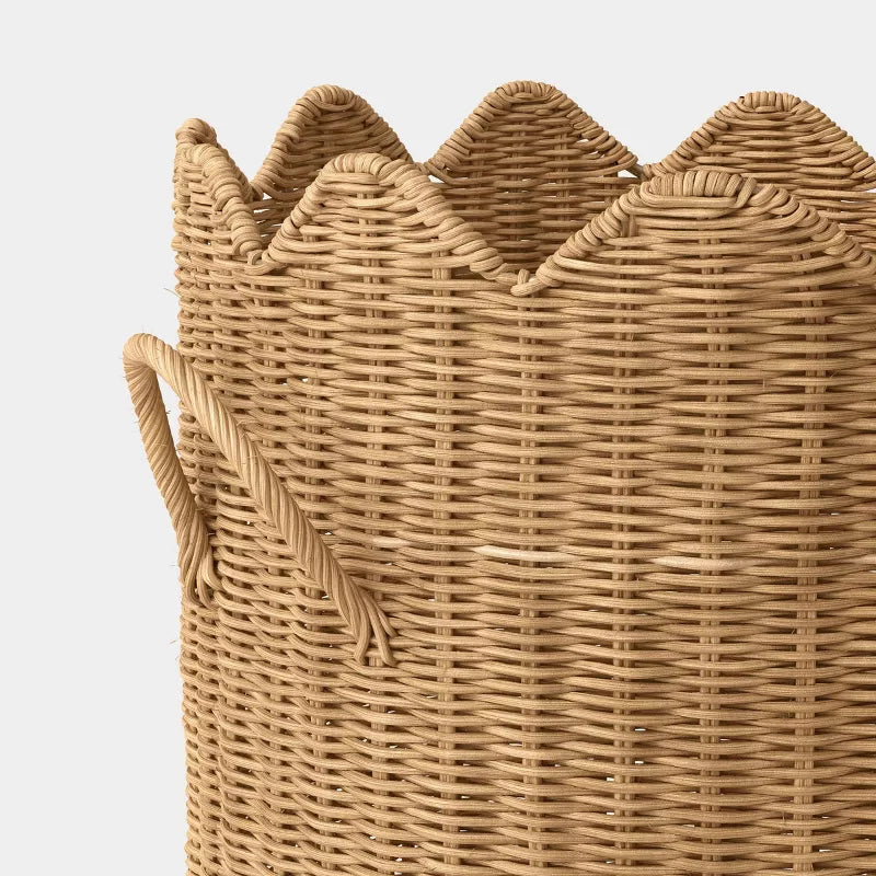 Scalloped Edge Woven Natural Basket