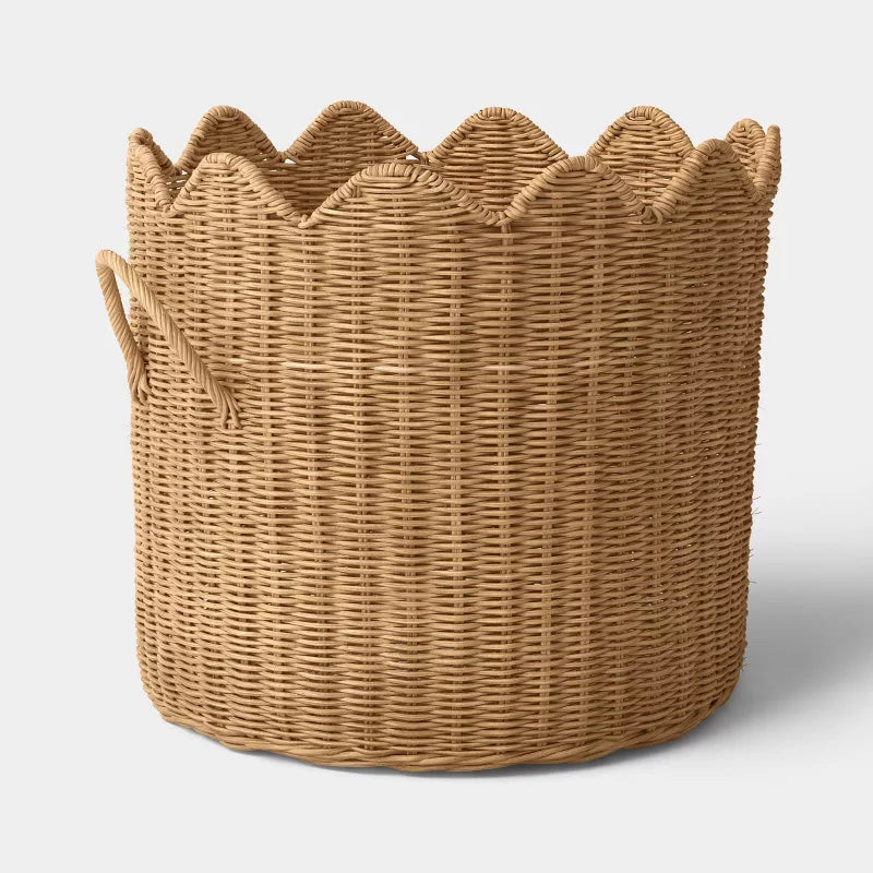 Scalloped Edge Woven Natural Basket