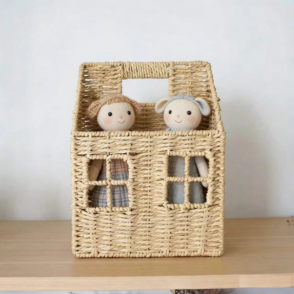 Wall Mounted Woven Straw House Storage Basket Handmade Rattan Wall Organizer with Wooden Handle and Lattice Window Design, Rustic Farmhouse Decorative Wall Hanging Shelf for Keys, Mail, Small Plants -cc-092007