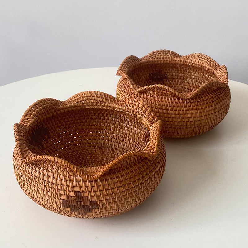 Decorative Woven Bowl Basket – Scalloped Edge Storage Basket for Fruit, Snacks, Keys & Home Decor-cc-091704