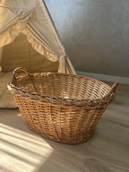 Large rattan laundry basket with lining