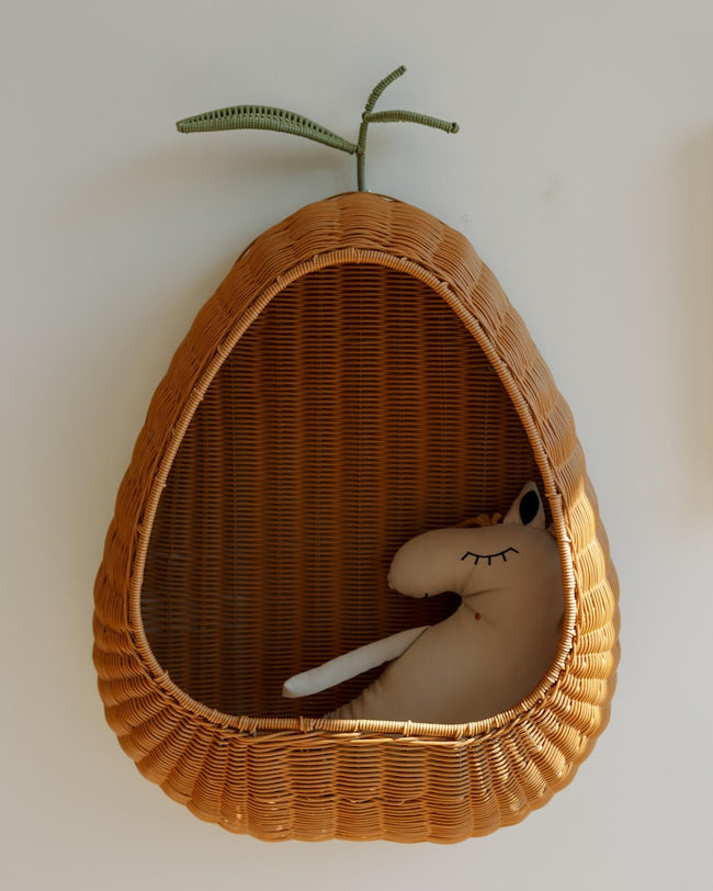 Cesta de pared de mimbre de pera | Organizador de guarder�a de rat�n tejido a mano | Ni�os bohemios Hover Image