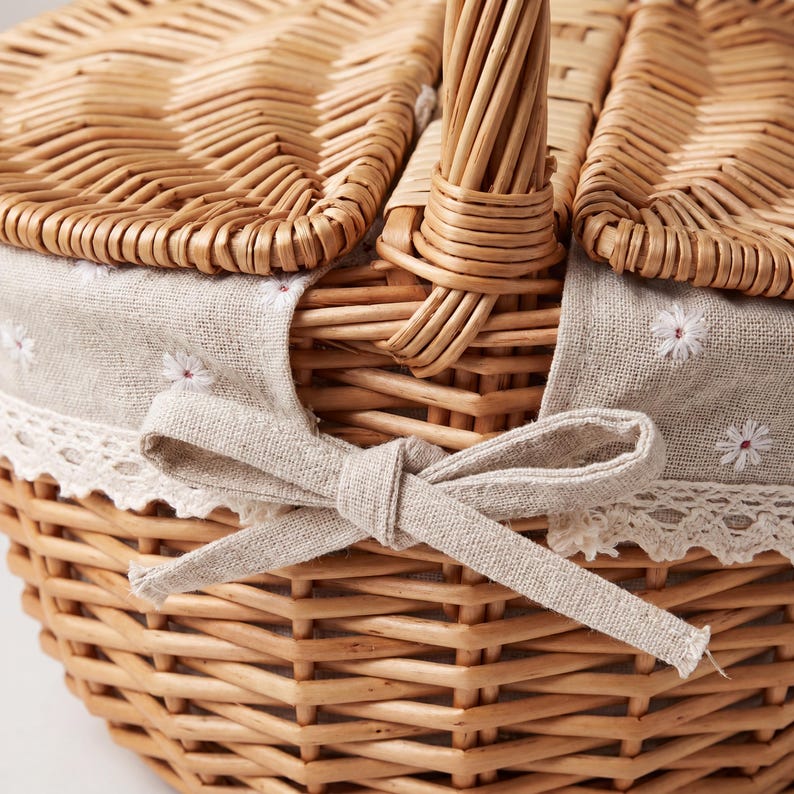 Handmade Wicker Picnic Basket | Rustic Style Hamper with Lid & Handle | Woven