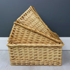 Cesta de almacenamiento de mimbre para cajones de cocina.