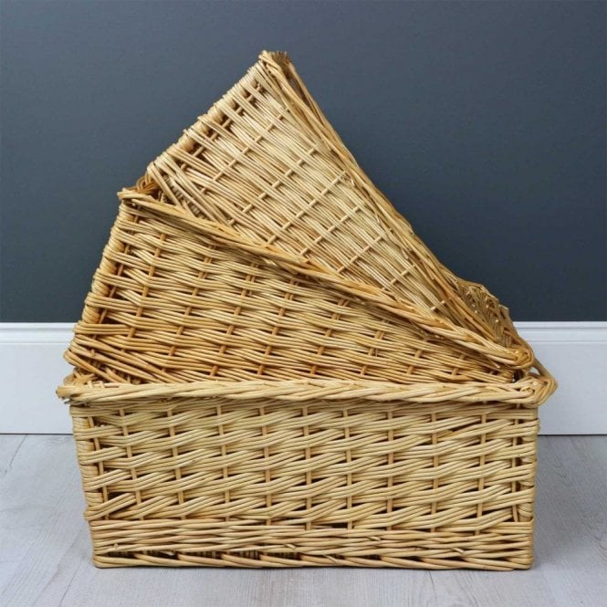 Cesta de almacenamiento de mimbre para cajones de cocina.